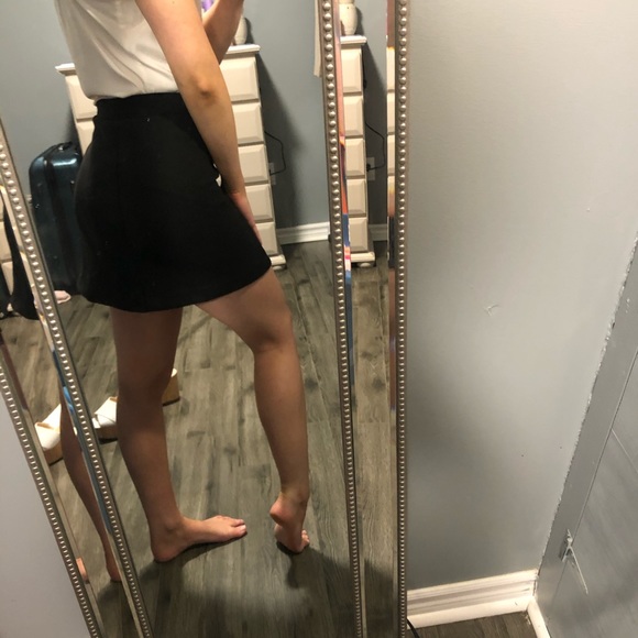 Forever 21 Skirt Buttons Up - Picture 2 of 3